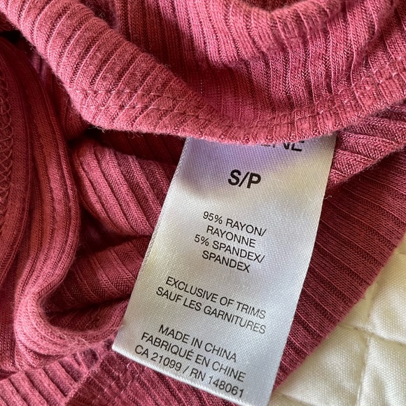 3/$20💥S/P Lounge Ribbed Racerback Tie-Hem Flowy Tank Top, Mulberry, Rose+Vine - Picture 9 of 9